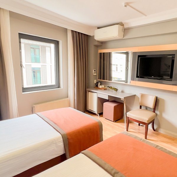 DOUBLE ROOM WITH CITY VIEW